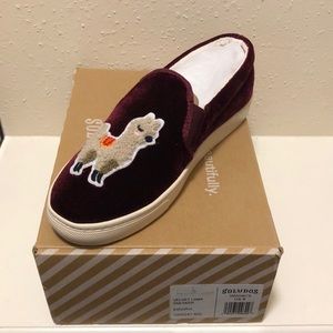 Lama Sneakers by Soludos - Burgundy